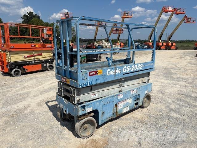 Genie GS-2032 Ollós emelők