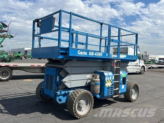Genie GS-4390 Ollós emelők