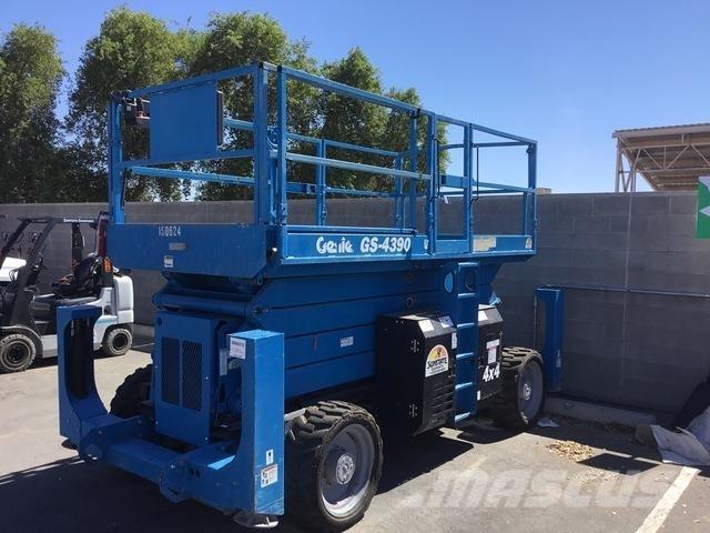 Genie GS-4390 Ollós emelők