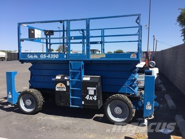 Genie GS-4390 Ollós emelők