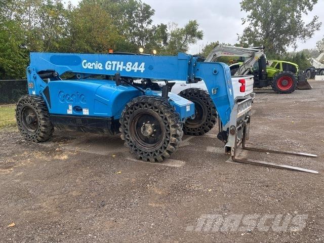 Genie GTH-844 Teleszkópos rakodók