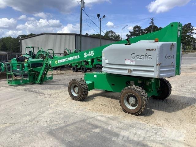 Genie S-45 Teleszkópos emelők