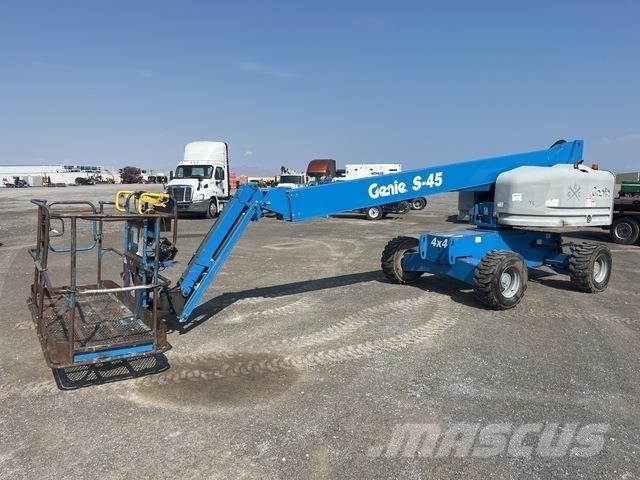 Genie S-45 Teleszkópos emelők