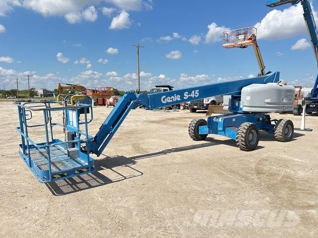 Genie S-45 Teleszkópos emelők