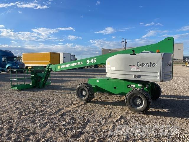 Genie S-45 Teleszkópos emelők