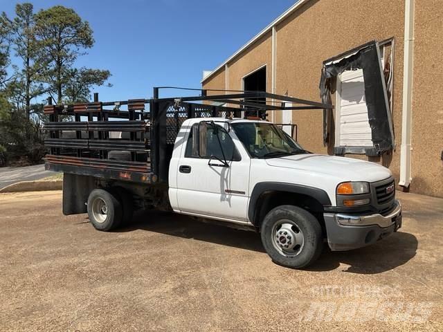 GMC 3500 Platós / Ponyvás teherautók