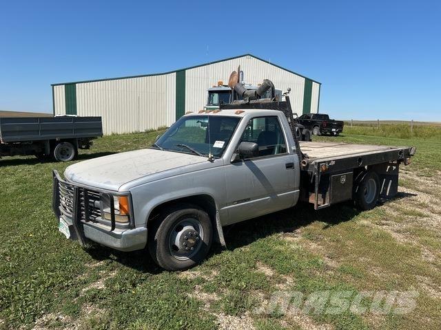 GMC 3500 Platós / Ponyvás teherautók