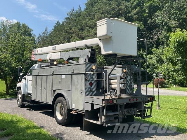 GMC C7500 Teherautóra szerelt emelők és állványok