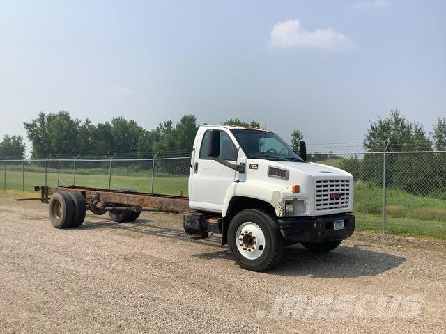 GMC C7500 Vezetőfülke és belső tartozékok