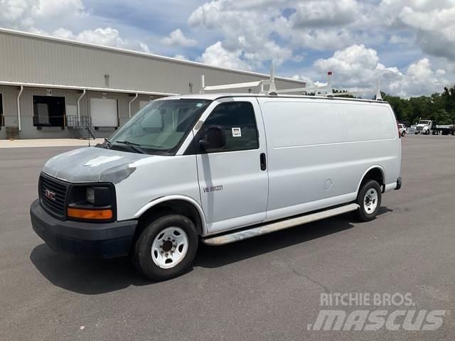 GMC Savana Transporterek
