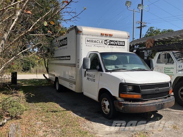 GMC Savana Dobozos teherautók