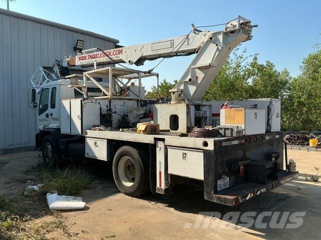 GMC T7500 Teherautóra szerelt emelők és állványok