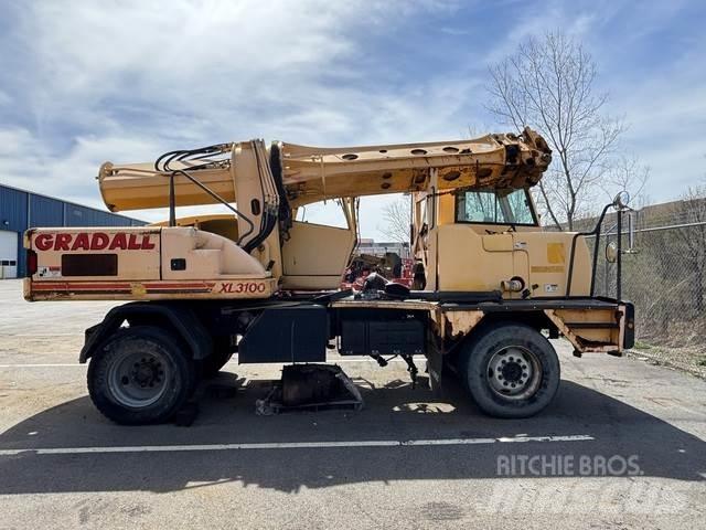 Gradall XL3100 Gumikerekes kotrók