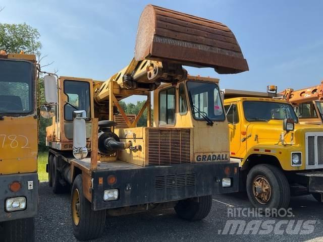 Gradall XL4100 Gumikerekes kotrók