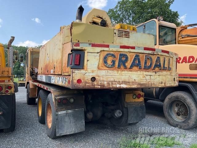 Gradall XL4100 Gumikerekes kotrók