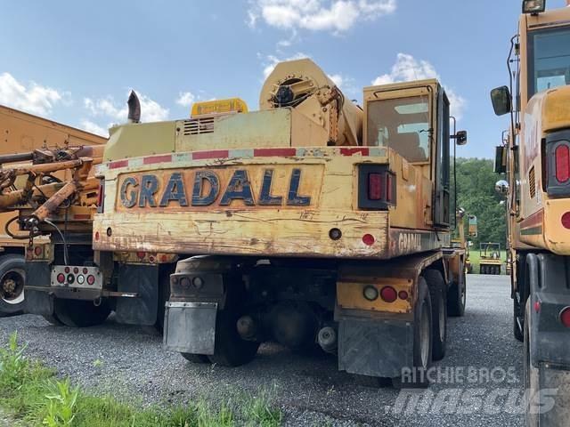 Gradall XL4100 Gumikerekes kotrók