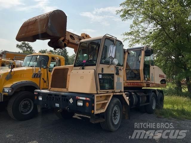 Gradall XL4100 Gumikerekes kotrók