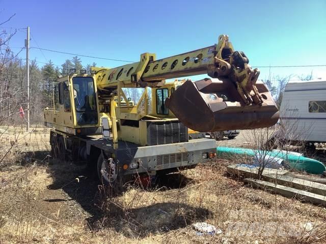 Gradall XL5100 Gumikerekes kotrók