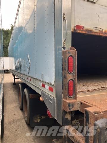 Great Dane  Dobozos pótkocsik