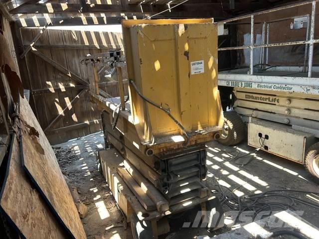 Grove SM3184XT Ollós emelők
