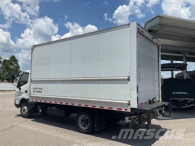 Hino 155 Dobozos teherautók