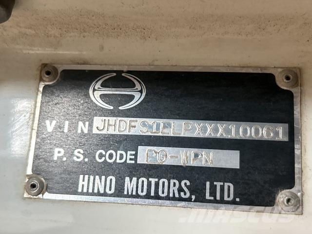 Hino 1ELPG-WPN Nyergesvontatók