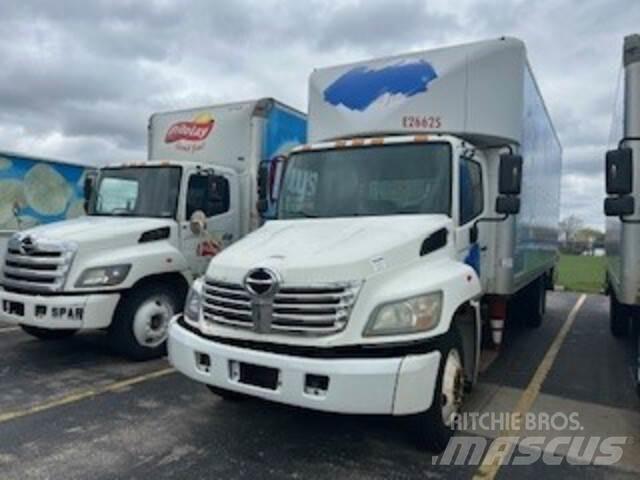Hino 238 Dobozos teherautók