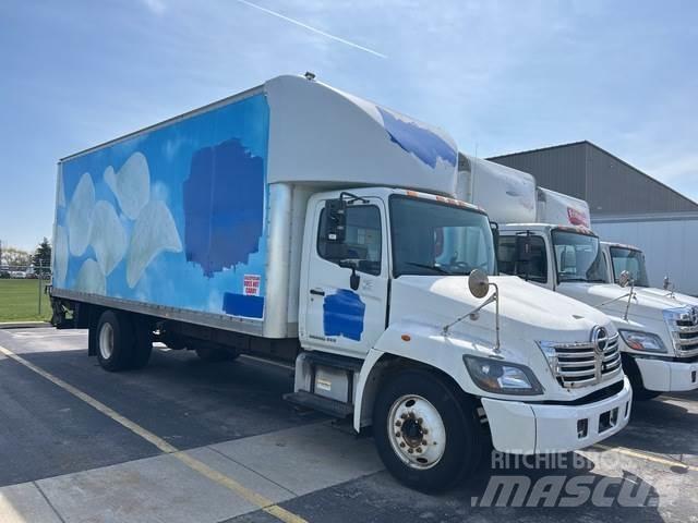 Hino 238 Dobozos teherautók