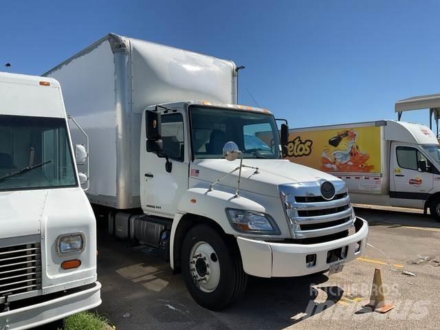 Hino 238 Dobozos teherautók