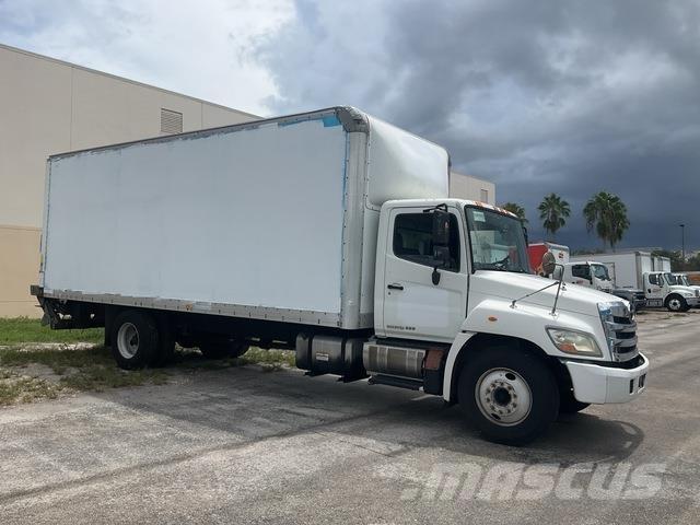 Hino 238 Dobozos teherautók