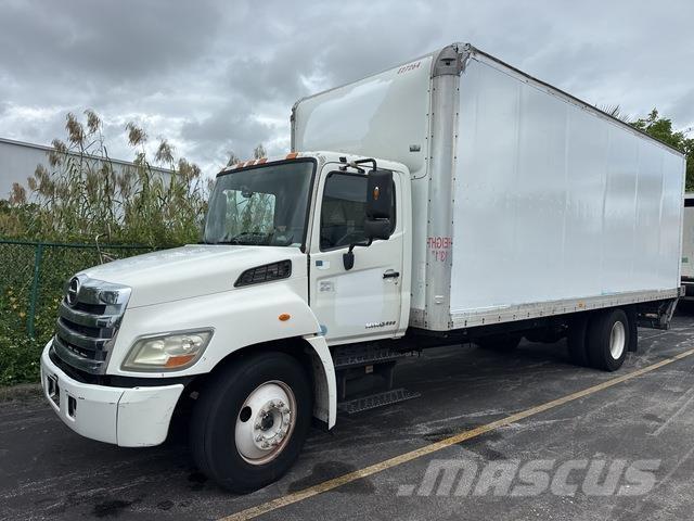 Hino 238 Dobozos teherautók