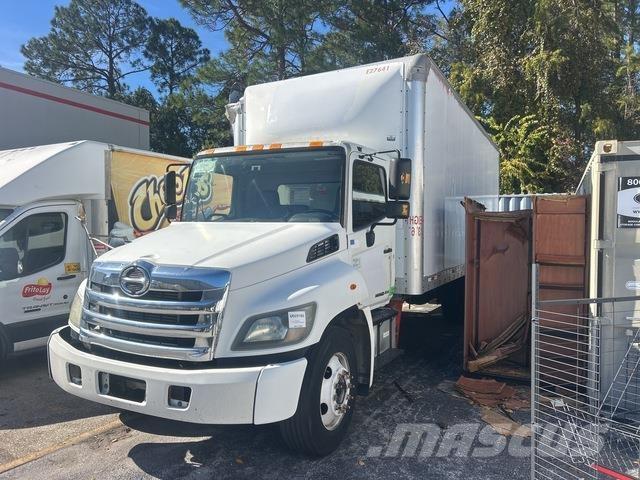 Hino 238 Dobozos teherautók