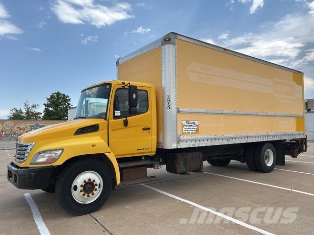 Hino 268 Dobozos teherautók