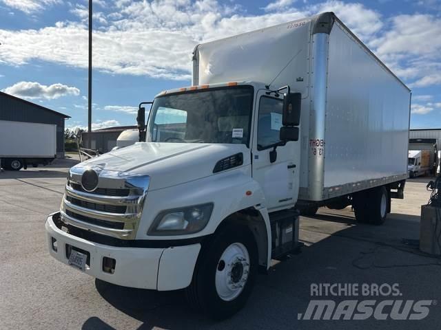 Hino 268 Dobozos teherautók