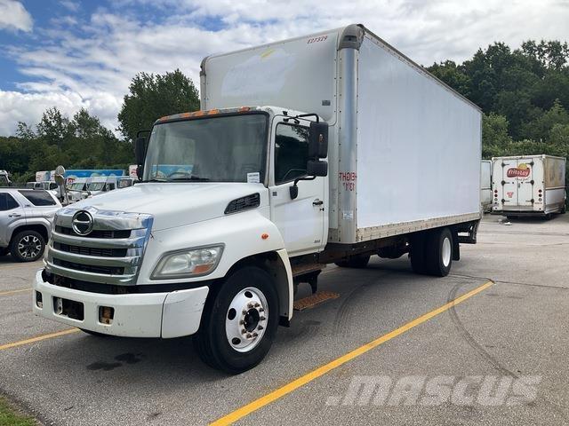Hino 268 Dobozos teherautók