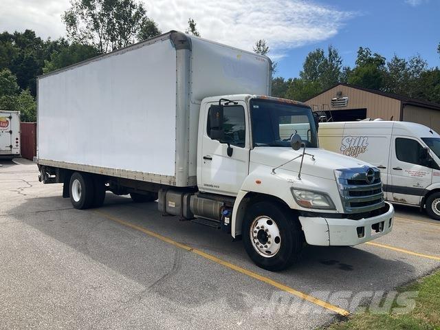 Hino 268 Dobozos teherautók