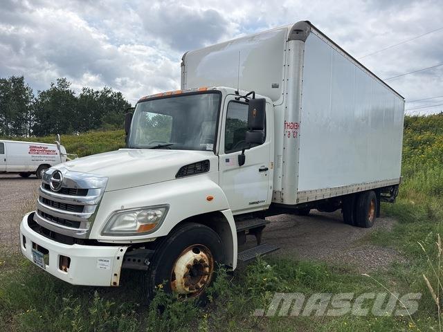 Hino 268 Dobozos teherautók