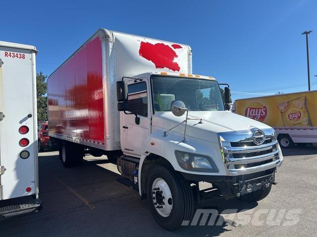 Hino 268 Dobozos teherautók