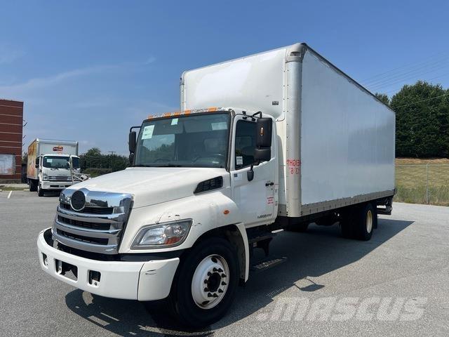 Hino 268 Dobozos teherautók