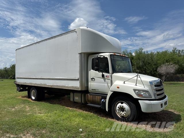 Hino 268 Dobozos teherautók
