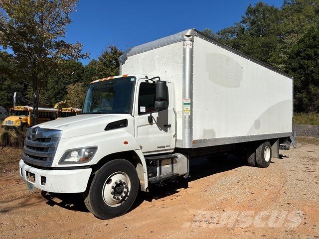 Hino 268 Dobozos teherautók