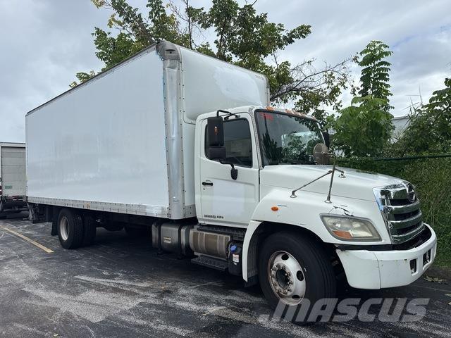 Hino 268 Dobozos teherautók