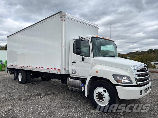Hino 268 Dobozos teherautók