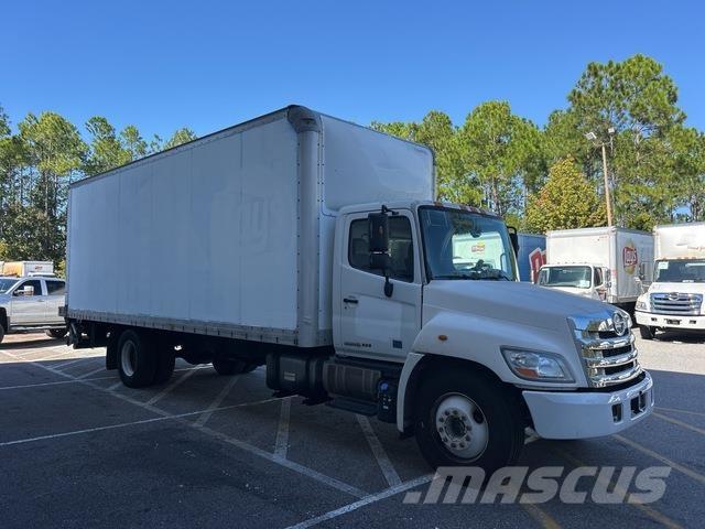 Hino 268 Dobozos teherautók