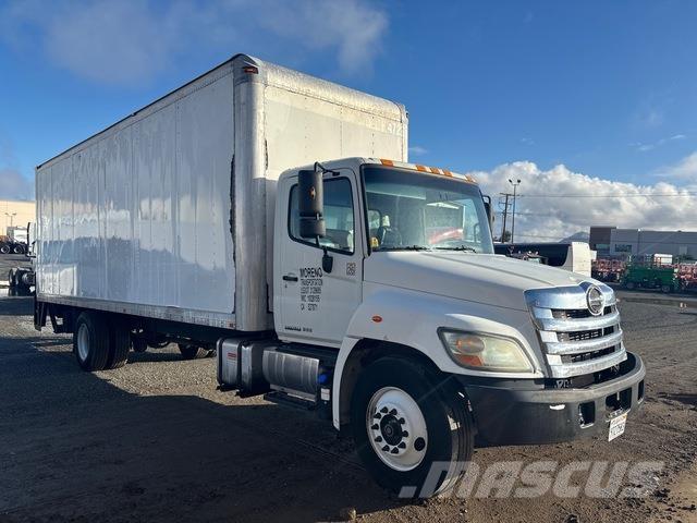 Hino 268 Dobozos teherautók