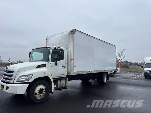 Hino 268 Dobozos teherautók