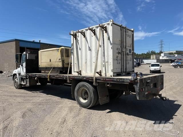 Hino 308 Platós / Ponyvás teherautók