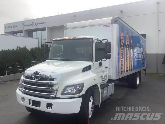 Hino 338 Dobozos teherautók