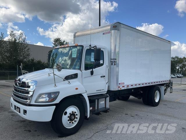 Hino 338 Dobozos teherautók