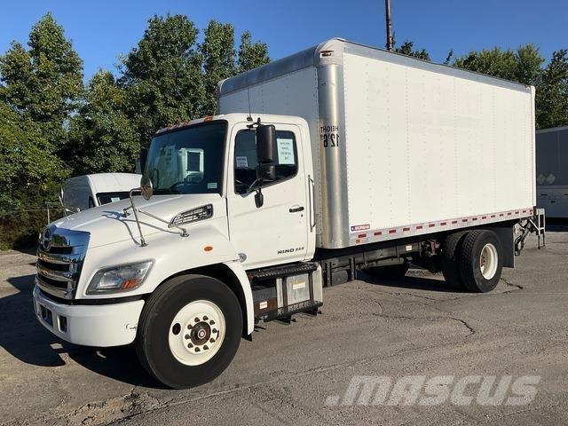 Hino 338 Dobozos teherautók